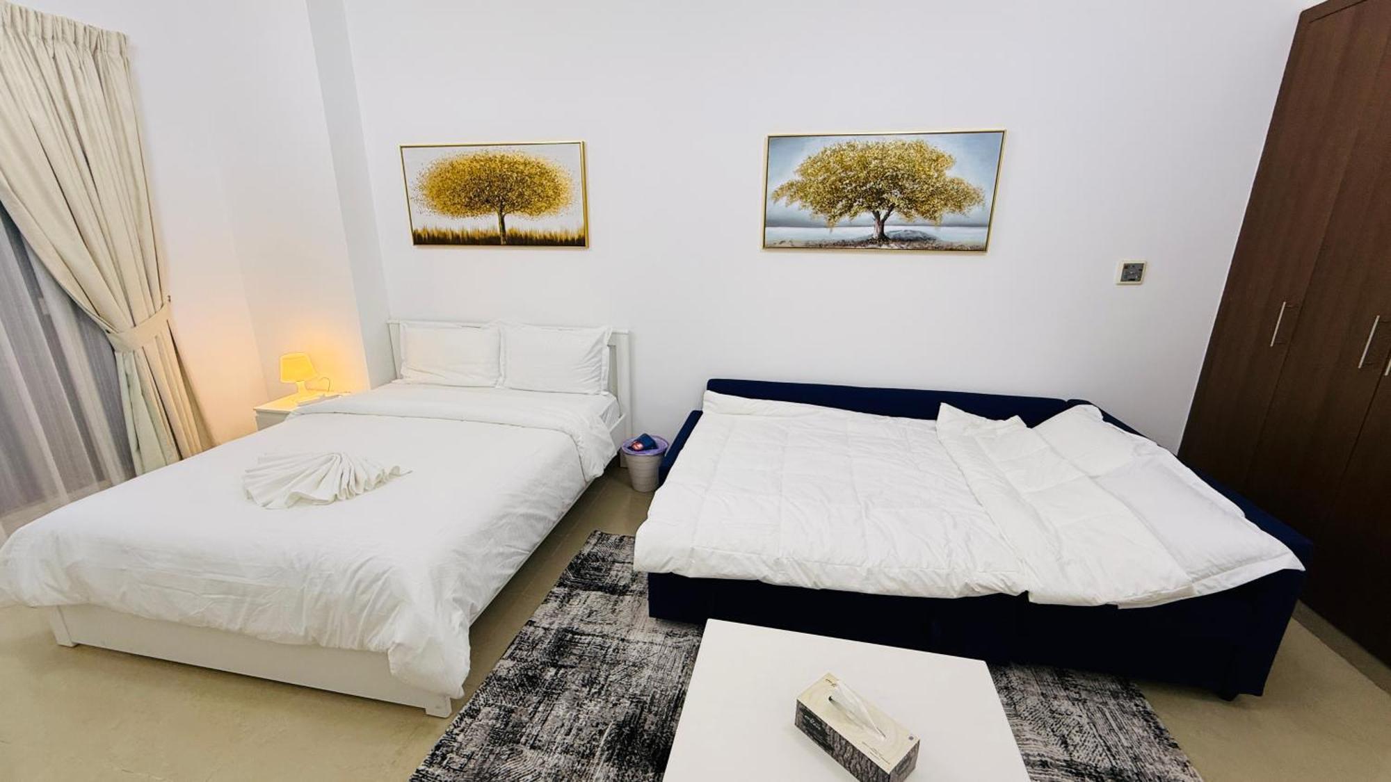 Spacious With Balcony Trafalgar Tower International Апартаменти *