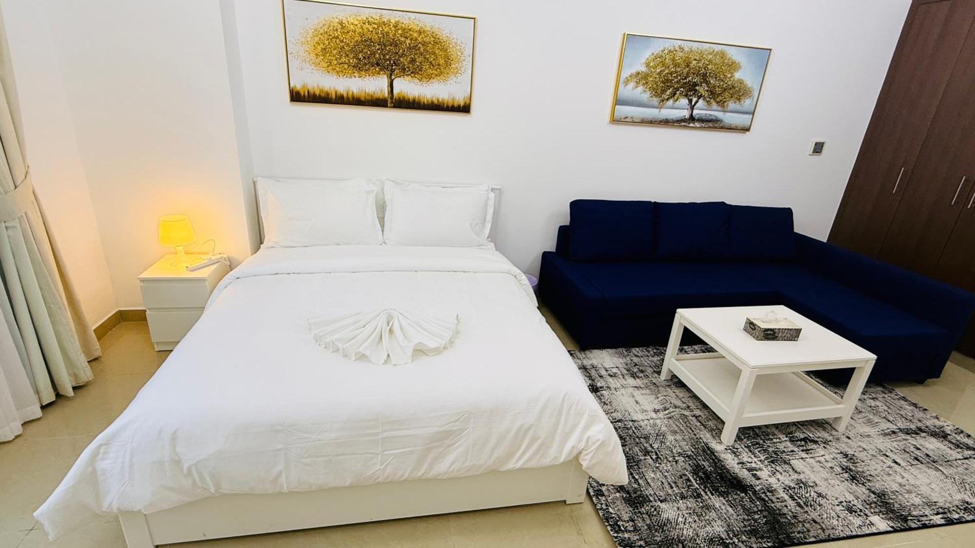 Апартаменти Spacious With Balcony Trafalgar Tower International Дубай