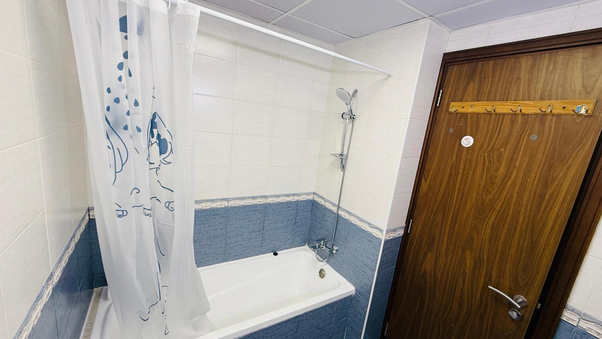 Spacious With Balcony Trafalgar Tower International Апартаменти Дубай